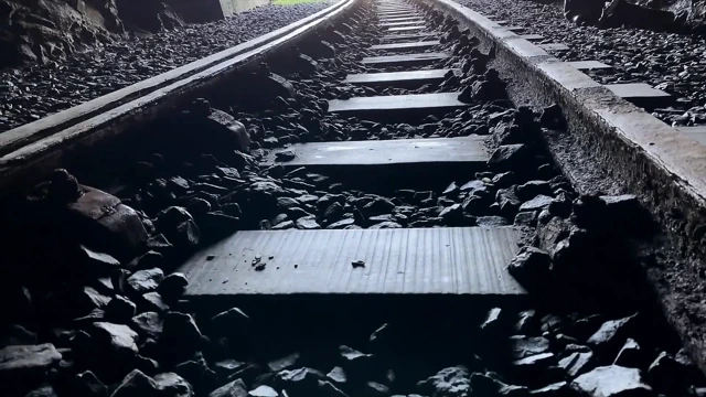 Ayaklarının altında yaşam - bölüm 3 - dominatrix sahibe April