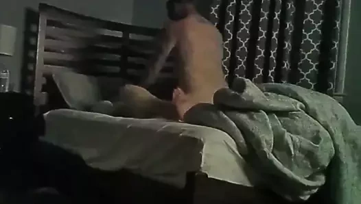 Seksi milf eş var patlayıcı orgazm