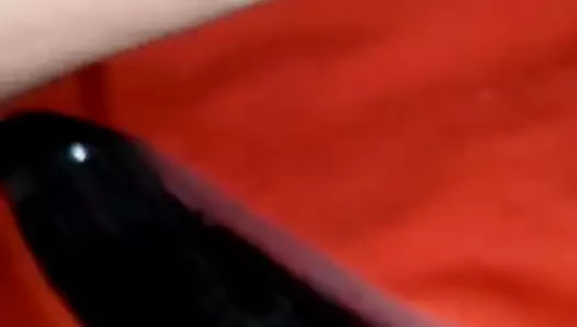 Dildo dans sa chatte poilu