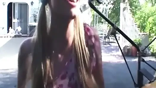 Sarışın hatun ıslak otobüs sikişi festivalinde genişliyor