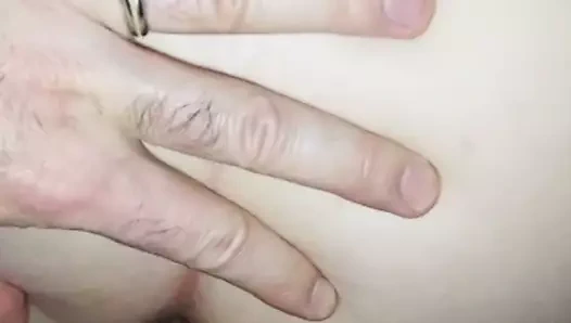 Une jolie levrette d'une blonde