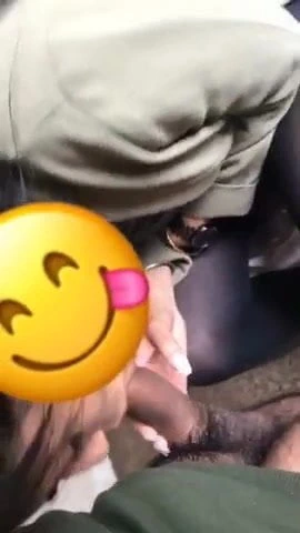 Koridorda özensiz kafa veriyor. snapchat saslamx