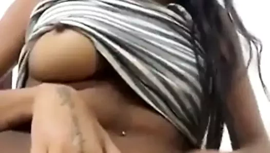 Süper sıcak ve dik tenn