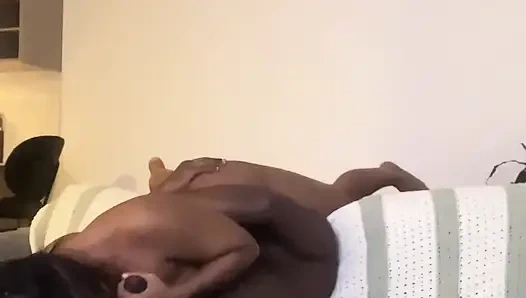 Büyük zenci yarağı sıkı amcığımı genişletiyor -amatör çift- nysdel