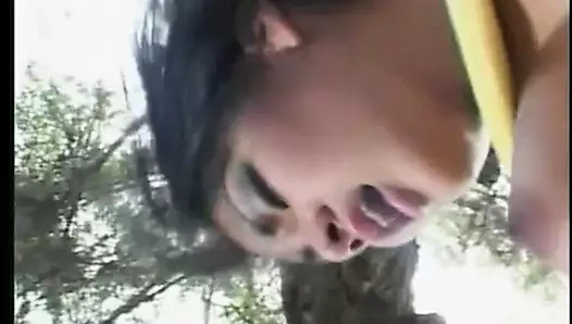 Sevimli bebek bir kamyonun arkasında çarptım önce bir çük emme