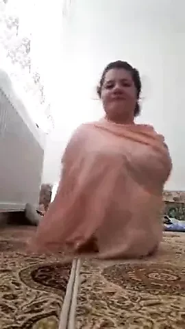 çıplak uzuvsuz kadın