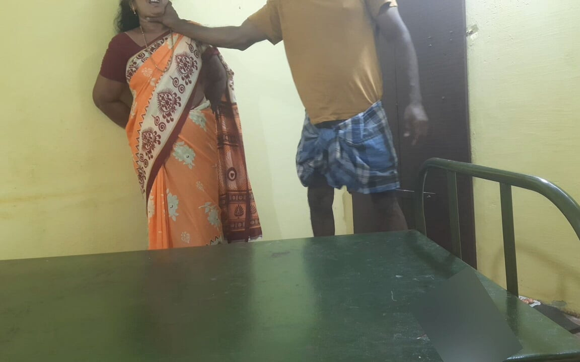 Sari Giyen Güzel Yaşlı Tamil Bir Kadınla En Güzel Seksi Yaptım.