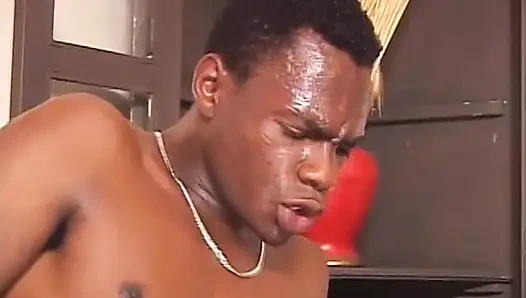 Zenci adam Meksikalı sürtükle kanepede yarak emiyor