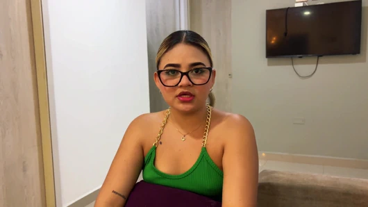 Kocam orada değil... Sana başka şekilde ödeme yapmamı ister misin?