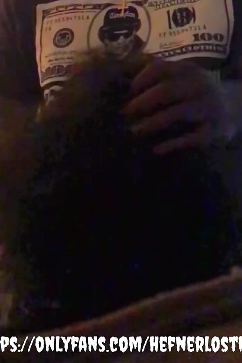 Asmr Fransız boşalmak için bahşişi öpüyor
