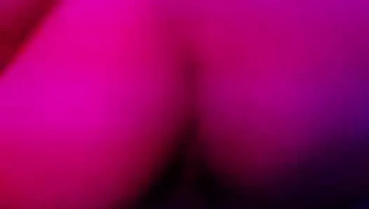 Eğleniyor, bayanlara katılmak ister misiniz?