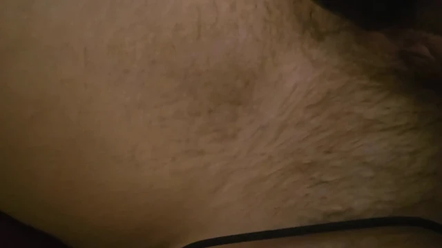 Solo ftm t-yarağını ovuyor