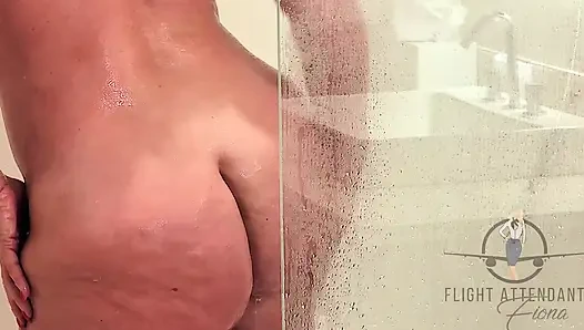Pensé que estaba sola en la ducha