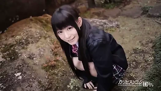 Sevimli küçük Asyalı öğretmenle flört ediyor