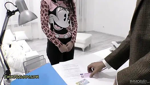 Sıska yeni gelen Kim ilk dinozor yarağını alıyor!