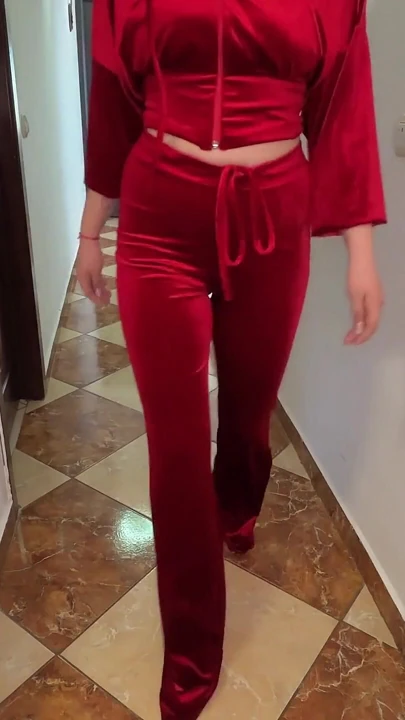 Kırmızı kadife osuruk kraliçesi