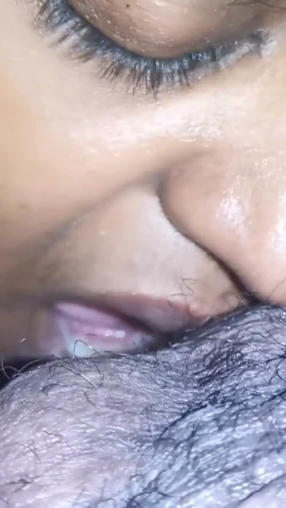 Bhabhi gece yarısı Sikimi emiyor | Bölüm 1