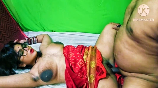 Hintli teyze üvey yeğeni tarafından sikiliyor