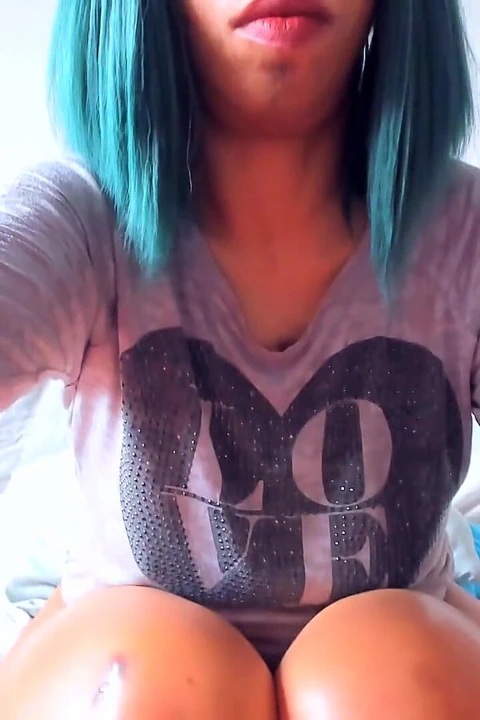 Amcığım sert fışkırtıyor