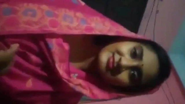 Hintli kadın hintçe ses kaydı ile sert seks yapıyor