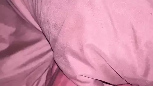 Bebeğimin sırtına masaj terapisi. Onu çok kötü sikmek istediğimi gördüğümde sırtı çok iyi