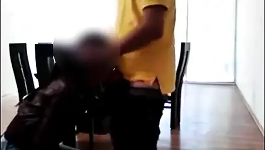 Ofiste hızlı oral seks