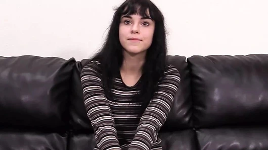 Genç aria döküm ile büyük horoz anal sikme ve yiyor boşalmak