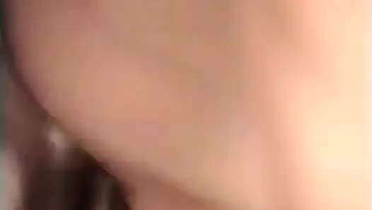 Kıllı kızıl saçlı olgun erkek delisi aynı anda iki yarakla sikiliyor!
