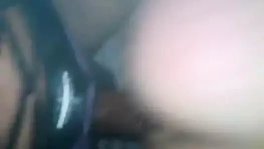 Beyaz aldatmak kayış üzerinde becerdin tarafından siyah