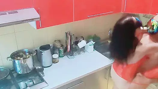 Sıska çift ateşli tutku pornosu çekiyor