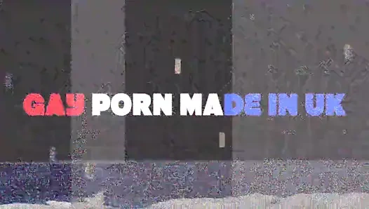 Porno yıldızı Maxence Angel prezervatifsiz sikişiyor