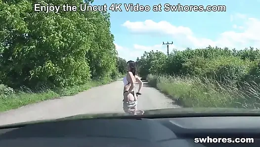 19 yaşındaki sokak tatlısı çok iyi bir iş çıkarıyor! Swhores'ta