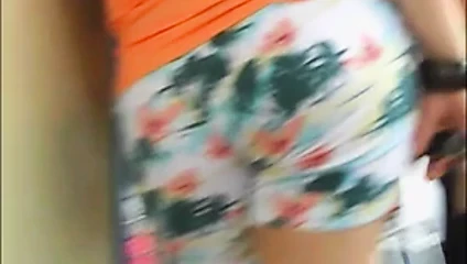gordinha de shortinho branco