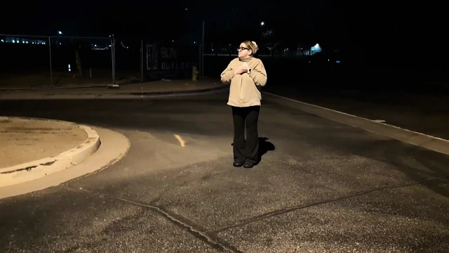 Tombul Iri Güzel Evli Kadın Serin Bir Sabahta Halka açık Seks! Badblondiemonroe