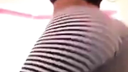 Büyük götlü zenci twerkin sert