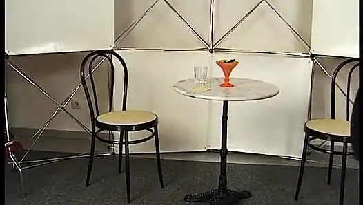 Esmer olgun bayan oyuncu seçmelerinde sert sikişiyor