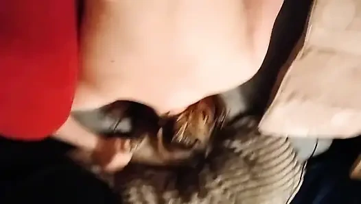 Babasının yarağını çıkarmasına izin vermiyor