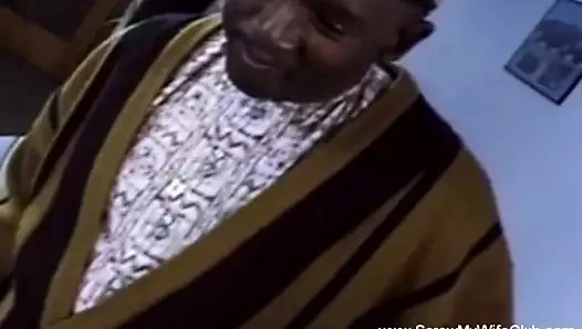 Sarışın milf istiyor bir yeni horoz