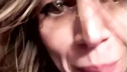 1-я сессия Tara Steele перед вебкамерой