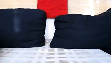 Sarışın büyük doğal göğüsler meme uçları traşlı kabarık deve tırnağı!