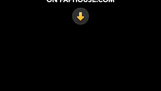 Ateşli azgın ve aç orta yaşlı seksi kadın yarak yutuyor