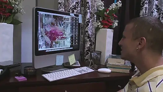 20 yaşındaki kızla fışkırtarak dağınık seks