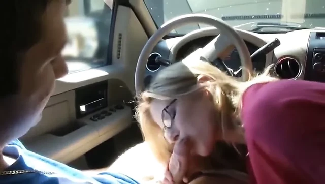 Milf oral seks içinde bir araba