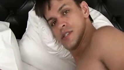 Travesti ateşli göt dilleniyor