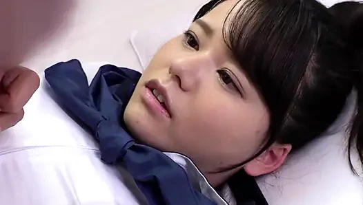 Etrafta kimse olmadığı için, o kızla