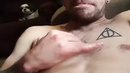 Pizzacı çocuk anne külotu giyiyor, kızlar bunu yaptığında seviyor musunuz?