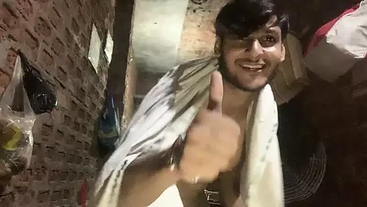 Büyük yaraklı bhujpuri dansı