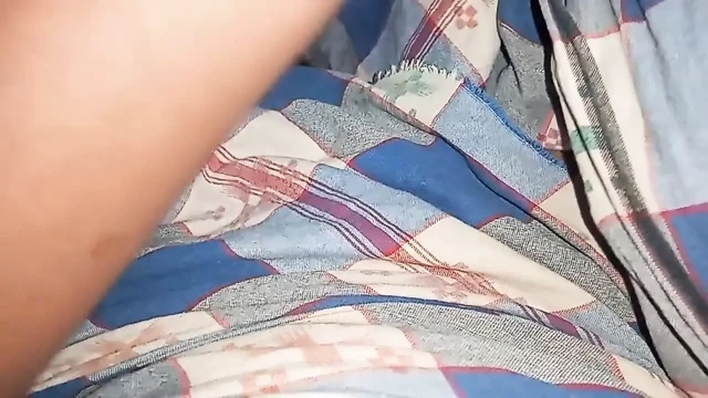 Öpüşerek karımın amını emiyor