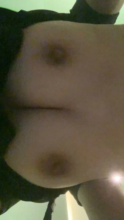 Büyük doğal göğüsler sıçrayan zaman ben sikme benim üvey kızkardeş at ona kedi