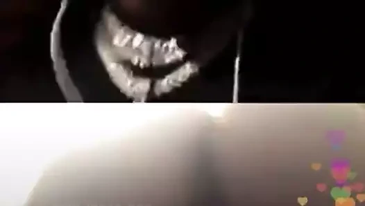 Blac genç canlı ig üzerinde kızlar çıplak alır